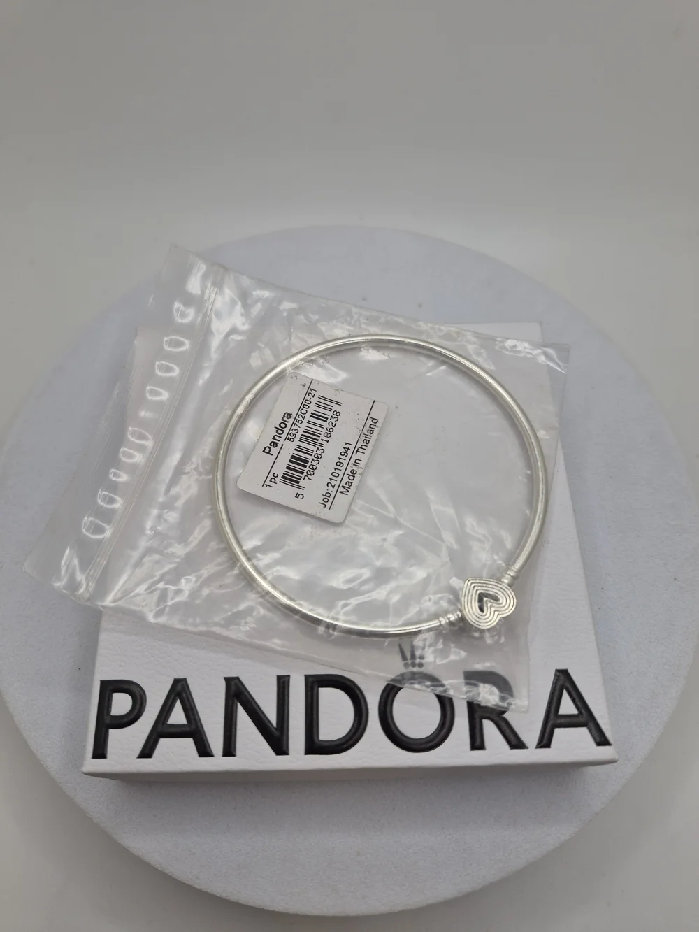 Pandora Radiating Heart Clasp Bangle 593752C00-21Sterling silver NWT